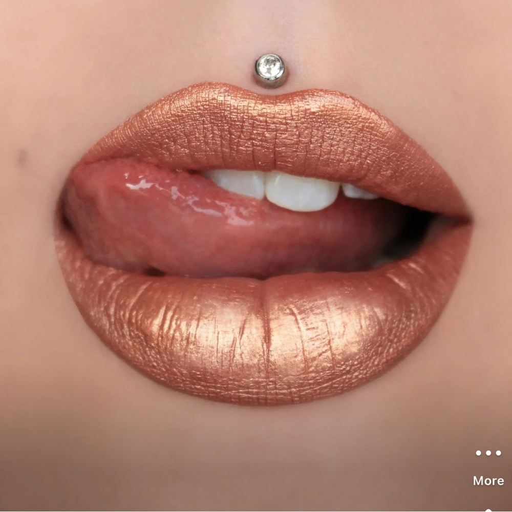 Jeffree Star Pu**y Whipped Velour
Liquid Lipstick